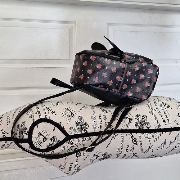 Danielle Nicole Women's Minnie Disney Backpack - Picture 6 of 16
